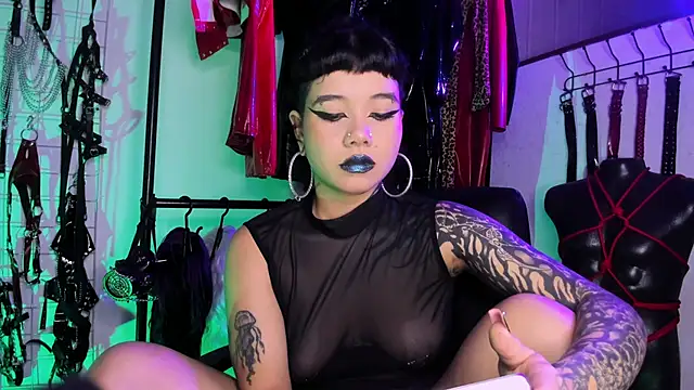 irregular fetish  online show from September 2025 05:08:01 AM