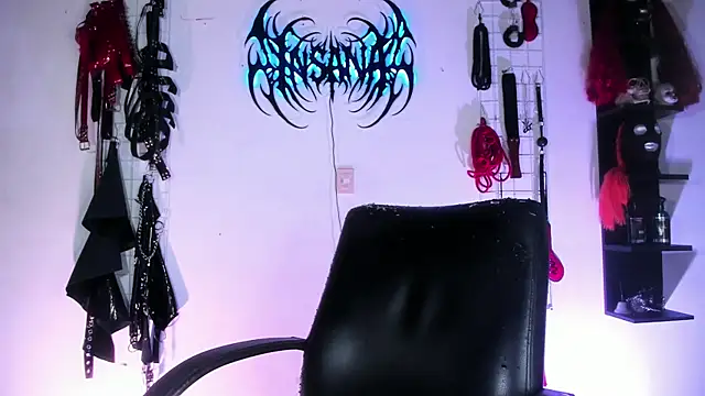 Snapshot of irregular_fetish_ chatting on April 2026 11:14:02 PM irregular fetish online show from April 2026 11:14:02 PM