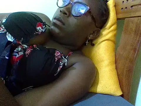 Snapshot of verginpussy01 chatting on March 2026 04:02:02 AM verginpussy01 online show from March 2026 04:02:02 AM