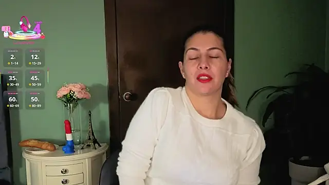 Snapshot of scarlett_moore chatting on July 2026 04:45:02 PM scarlett moore online show from July 2026 04:45:02 PM