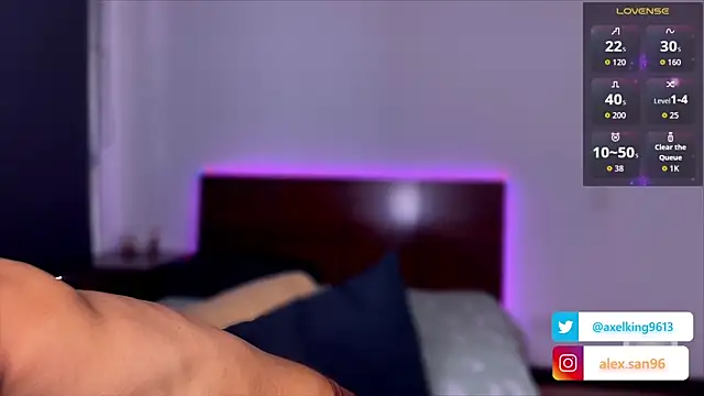 AxelKing1326 online show from October 2025 04:29:01 PM