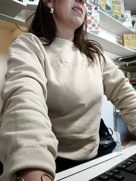 Mia Novikov online show from December 2025 08:25:01 PM