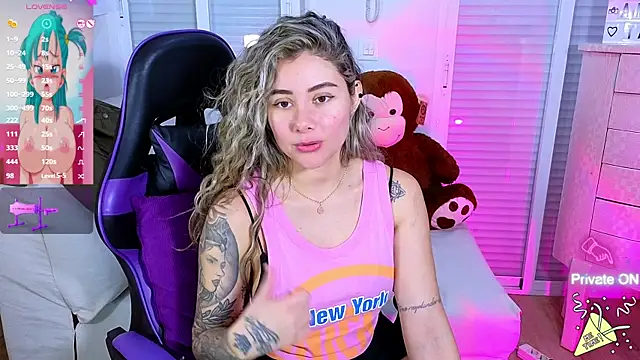 Snapshot of Tawny_cox chatting on December 2024 07:55:01 AM Tawny cox online show from December 2024 07:55:01 AM