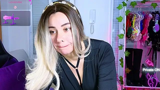 Snapshot of Tawny_cox chatting on January 2025 12:50:02 PM Tawny cox online show from January 2025 12:50:02 PM