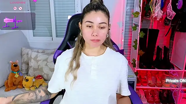 Snapshot of Tawny_cox chatting on January 2025 04:18:01 PM Tawny cox online show from January 2025 04:18:01 PM