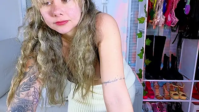 Snapshot of Tawny_cox chatting on January 2025 04:04:01 PM Tawny cox online show from January 2025 04:04:01 PM