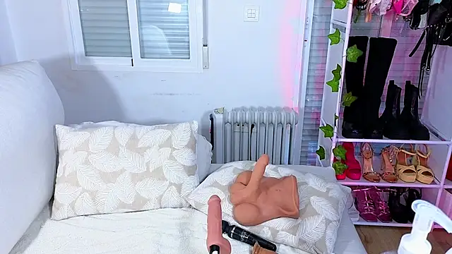 Snapshot of Tawny_cox chatting on January 2025 03:16:01 PM Tawny cox online show from January 2025 03:16:01 PM