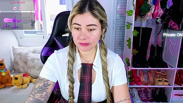 Snapshot of Tawny_cox chatting on February 2025 01:09:02 PM Tawny cox online show from February 2025 01:09:02 PM