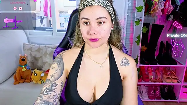 Snapshot of Tawny_cox chatting on February 2025 10:48:02 AM Tawny cox online show from February 2025 10:48:02 AM