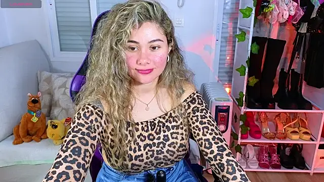 Snapshot of Tawny_cox chatting on February 2025 04:32:01 PM Tawny cox online show from February 2025 04:32:01 PM