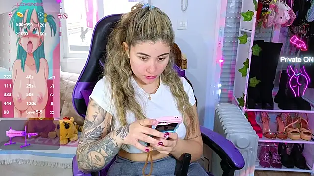 Snapshot of Tawny_cox chatting on March 2025 10:13:02 AM Tawny cox online show from March 2025 10:13:02 AM