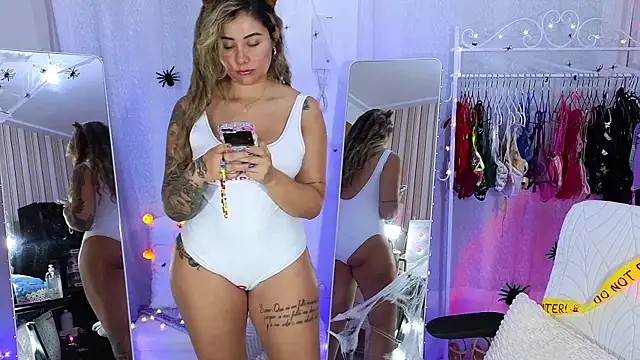 Snapshot of Tawny_cox chatting on October 2025 05:41:02 AM Tawny cox online show from October 2025 05:41:02 AM