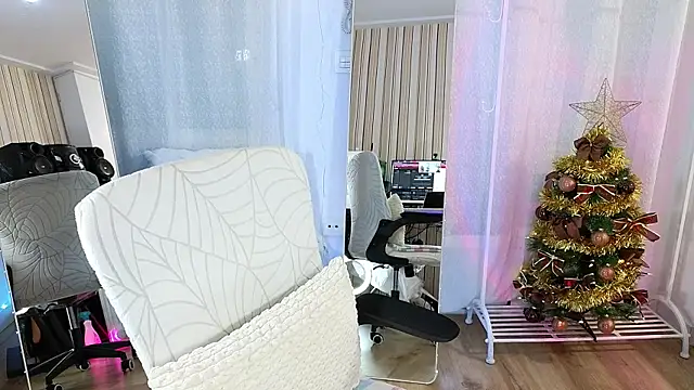 Snapshot of Tawny_cox chatting on December 2025 09:18:01 AM Tawny cox online show from December 2025 09:18:01 AM