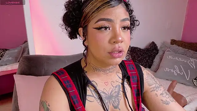 foxxy-lov3 online show from February 2026 02:54:02 PM