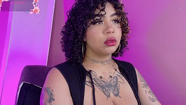 foxxy-lov3 online show from April 2026 02:20:01 PM