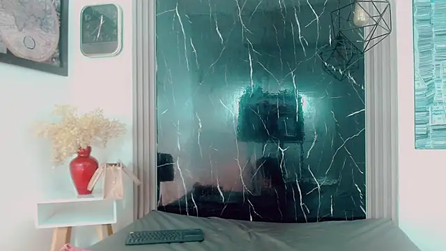 hilary rodriguez online show from April 2026 07:30:02 PM