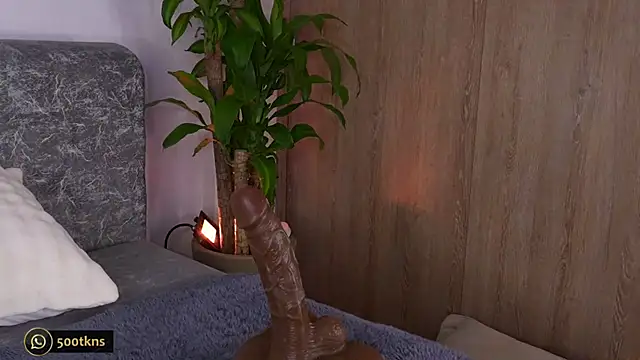 Snapshot of katie_cruz chatting on October 2025 10:27:01 AM katie cruz online show from October 2025 10:27:01 AM