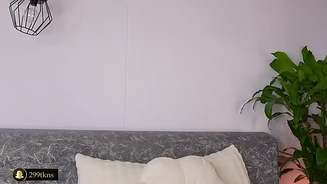 Snapshot of katie_cruz chatting on October 2025 11:11:02 AM katie cruz online show from October 2025 11:11:02 AM