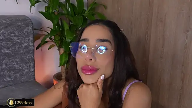 Snapshot of katie_cruz chatting on November 2025 11:21:02 AM katie cruz online show from November 2025 11:21:02 AM