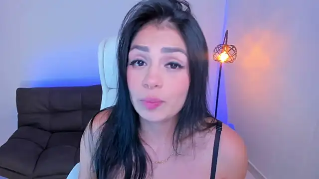 Snapshot of dominique21_ chatting on December 2024 05:04:02 AM dominique21 online show from December 2024 05:04:02 AM