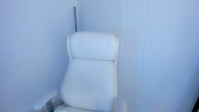 Snapshot of dominique21_ chatting on October 2025 11:49:01 PM dominique21 online show from October 2025 11:49:01 PM