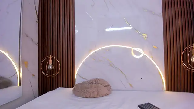 danisaenz  online show from January 2025 08:56:01 PM