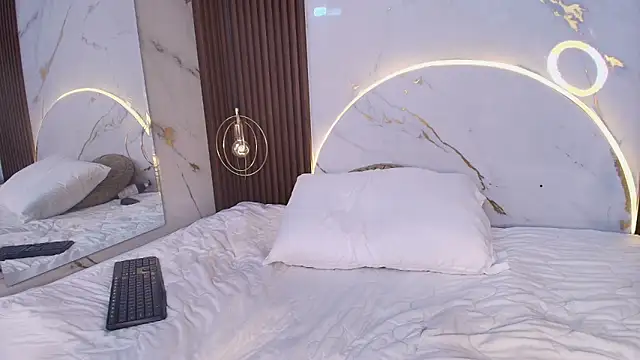 danisaenz  online show from February 2025 08:58:02 PM