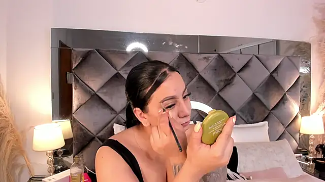 sofhiaa adaams online show from November 2025 09:25:02 PM