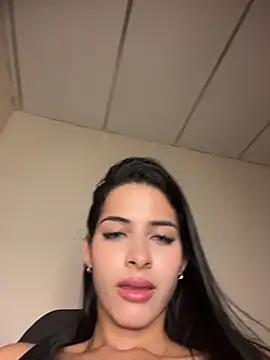 Snapshot of violetta-brown1 chatting on April 2026 07:56:01 AM violetta-brown1 online show from April 2026 07:56:01 AM