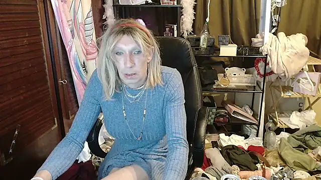 Ombeline1 online show from October 2025 04:57:01 PM