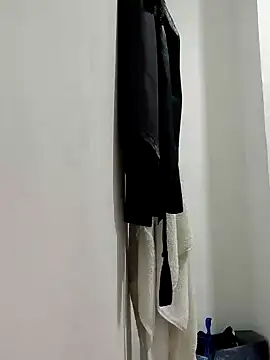 Snapshot of Lia_Hurley chatting on December 2024 08:00:01 PM Lia Hurley online show from December 2024 08:00:01 PM