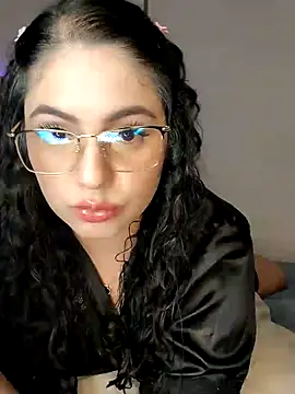 Snapshot of Lia_Hurley chatting on January 2025 07:35:01 PM Lia Hurley online show from January 2025 07:35:01 PM