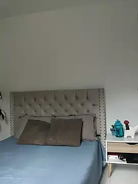 Snapshot of Lia_Hurley chatting on January 2025 01:16:02 PM Lia Hurley online show from January 2025 01:16:02 PM