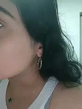 Snapshot of Lia_Hurley chatting on February 2025 12:44:01 PM Lia Hurley online show from February 2025 12:44:01 PM