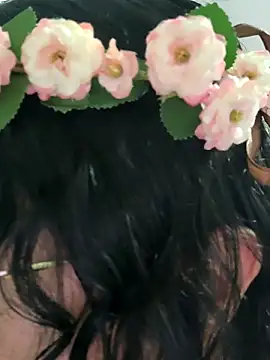 Snapshot of Lia_Hurley chatting on February 2025 06:15:02 PM Lia Hurley online show from February 2025 06:15:02 PM