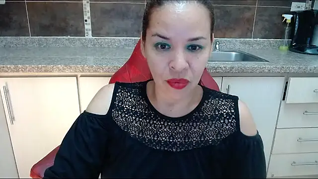 Snapshot of Lizeth_Bels chatting on June 2026 07:37:01 PM Lizeth Bels online show from June 2026 07:37:01 PM