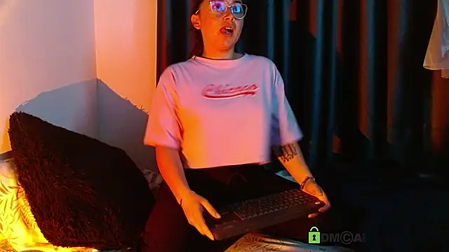 Hot Candy  online show from September 2025 02:13:02 AM