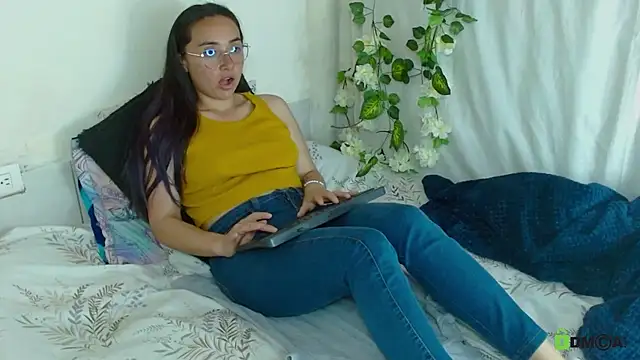 Hot Candy  online show from April 2026 01:03:01 AM