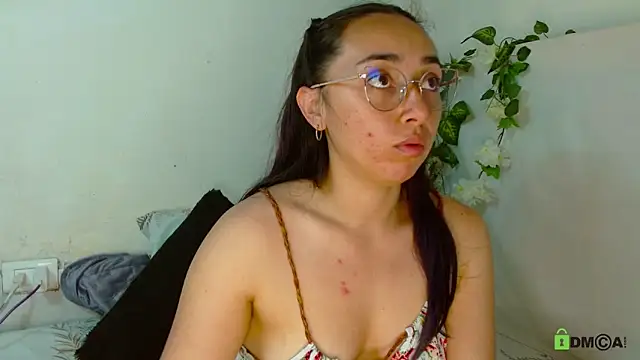 Snapshot of Hot_Candy_ chatting on April 2026 01:43:01 AM Hot Candy online show from April 2026 01:43:01 AM