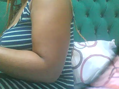 Sexy Riri online show from February 2026 02:40:01 AM