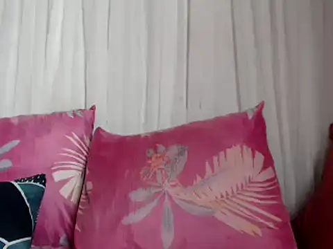 Snapshot of Freakyassnwildx chatting on February 2025 01:06:01 PM Freakyassnwildx online show from February 2025 01:06:01 PM