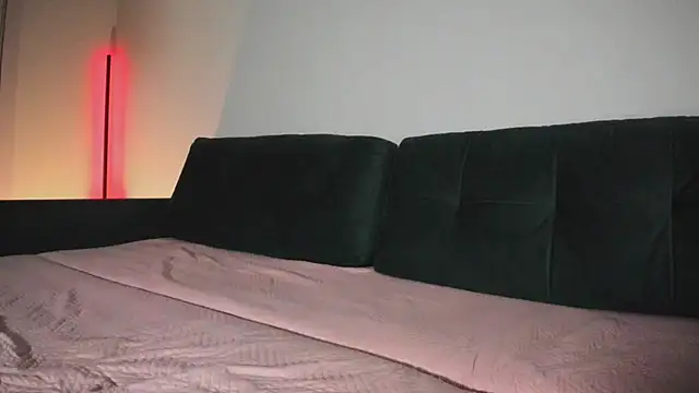 Snapshot of Midnight_Mi chatting on February 2025 03:27:02 PM Midnight Mi online show from February 2025 03:27:02 PM