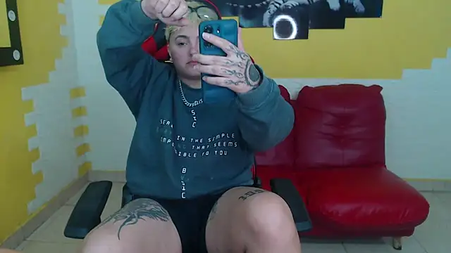 Snapshot of isabeautyx19 chatting on December 2024 08:45:01 PM isabeautyx19 online show from December 2024 08:45:01 PM