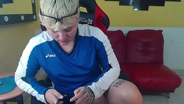 Snapshot of isabeautyx19 chatting on December 2024 01:21:02 PM isabeautyx19 online show from December 2024 01:21:02 PM