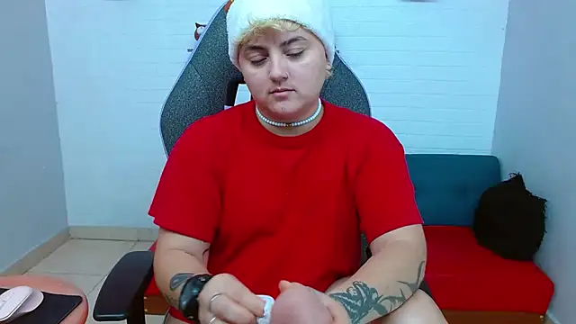 Snapshot of isabeautyx19 chatting on December 2024 01:17:02 PM isabeautyx19 online show from December 2024 01:17:02 PM