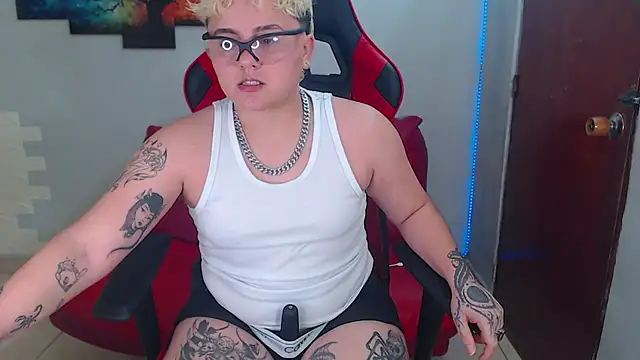 Snapshot of isabeautyx19 chatting on January 2025 07:24:01 PM isabeautyx19 online show from January 2025 07:24:01 PM