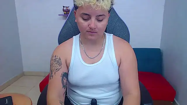 Snapshot of isabeautyx19 chatting on February 2025 01:30:02 AM isabeautyx19 online show from February 2025 01:30:02 AM