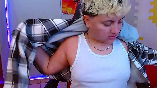 Snapshot of isabeautyx19 chatting on February 2025 07:12:02 PM isabeautyx19 online show from February 2025 07:12:02 PM
