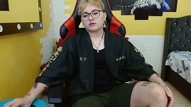 Snapshot of isabeautyx19 chatting on September 2025 02:11:02 AM isabeautyx19 online show from September 2025 02:11:02 AM