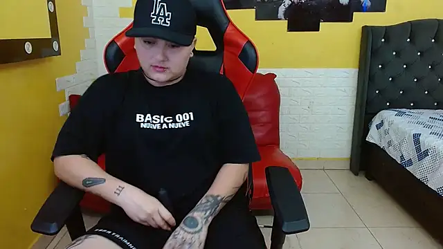Snapshot of isabeautyx19 chatting on September 2025 05:07:01 AM isabeautyx19 online show from September 2025 05:07:01 AM